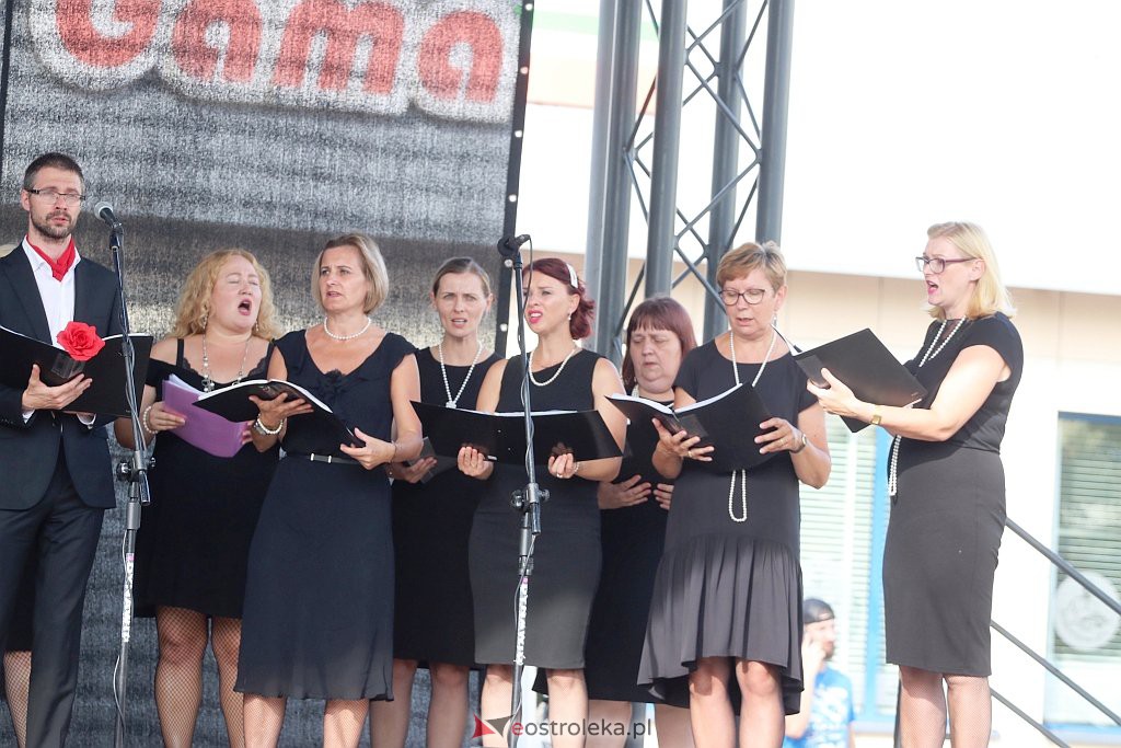 Koncert piosenek XX-lecia międzywojennego [15.08.2021] - zdjęcie #15 - eOstroleka.pl