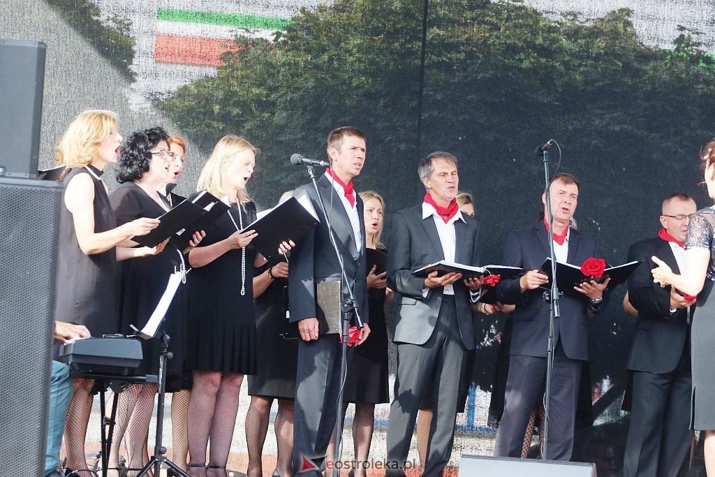 Koncert piosenek XX-lecia międzywojennego [15.08.2021] - zdjęcie #14 - eOstroleka.pl