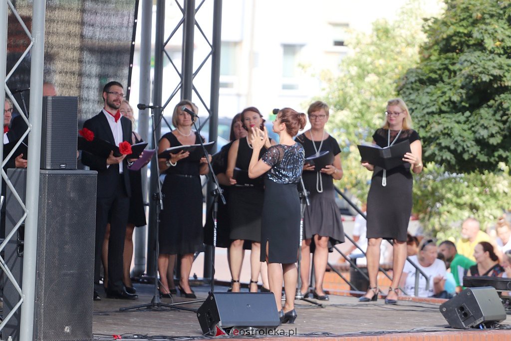 Koncert piosenek XX-lecia międzywojennego [15.08.2021] - zdjęcie #1 - eOstroleka.pl