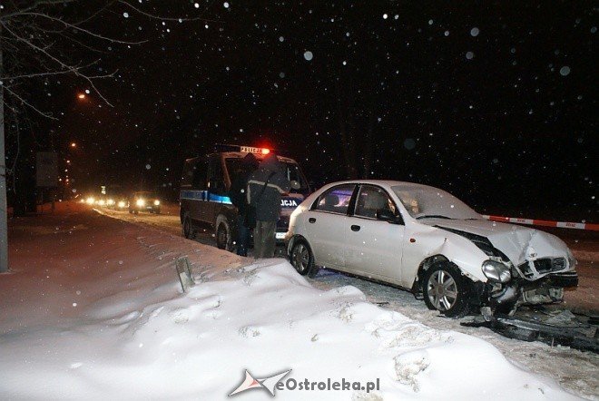 Wypadek na ul. Ostrowskiej (29.12.2010) - zdjęcie #6 - eOstroleka.pl