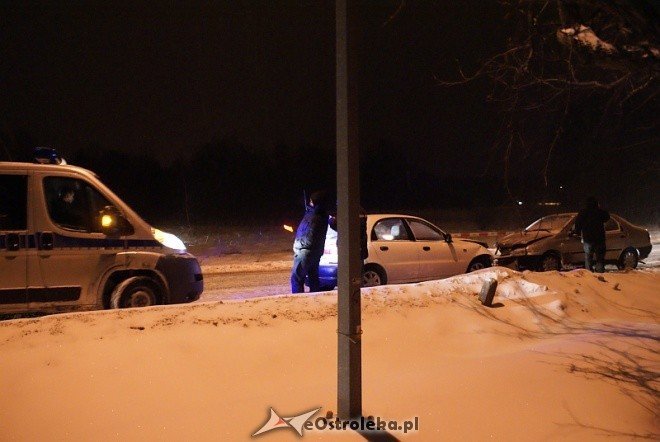 Wypadek na ul. Ostrowskiej (29.12.2010) - zdjęcie #9 - eOstroleka.pl