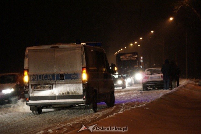 Wypadek na ul. Ostrowskiej (29.12.2010) - zdjęcie #10 - eOstroleka.pl