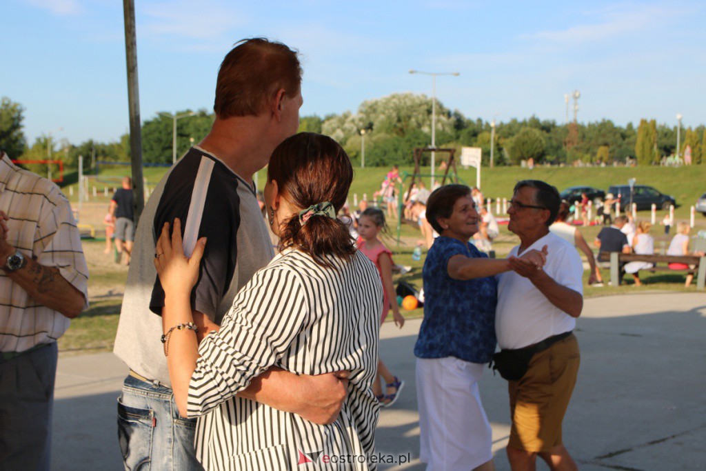Letnia potańcówka na plaży miejskiej [15.08.2021] - zdjęcie #47 - eOstroleka.pl