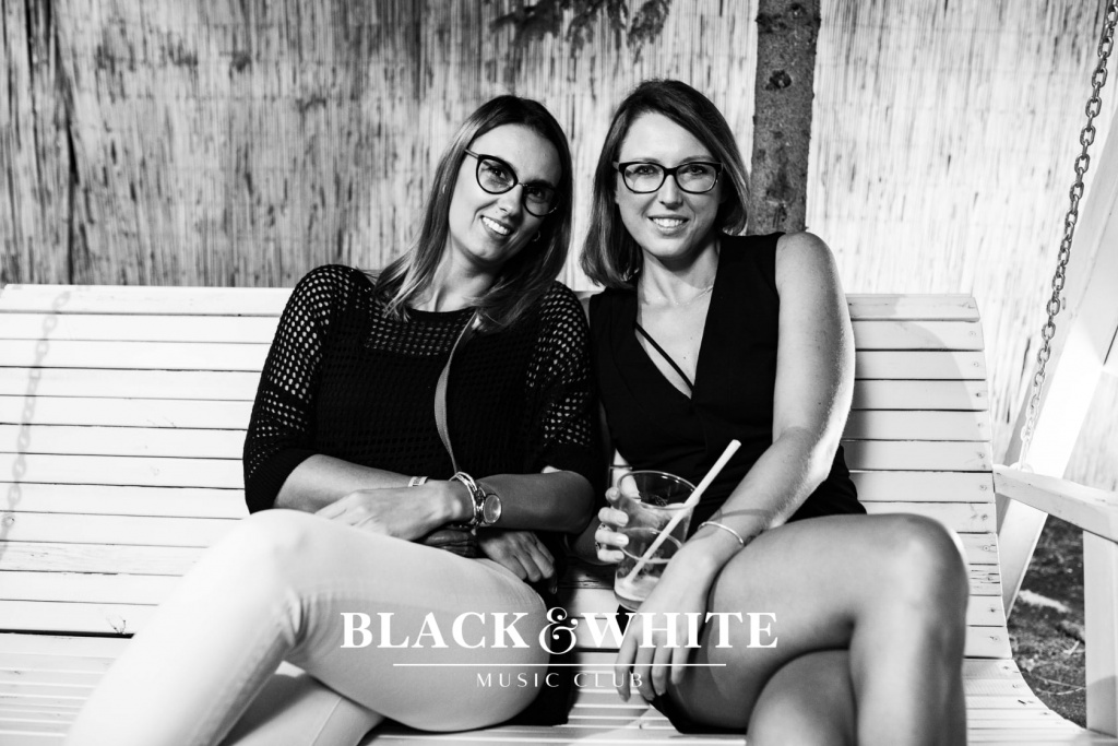 Szalone okularnice w Clubie Black&White [07.08.2021] - zdjęcie #23 - eOstroleka.pl