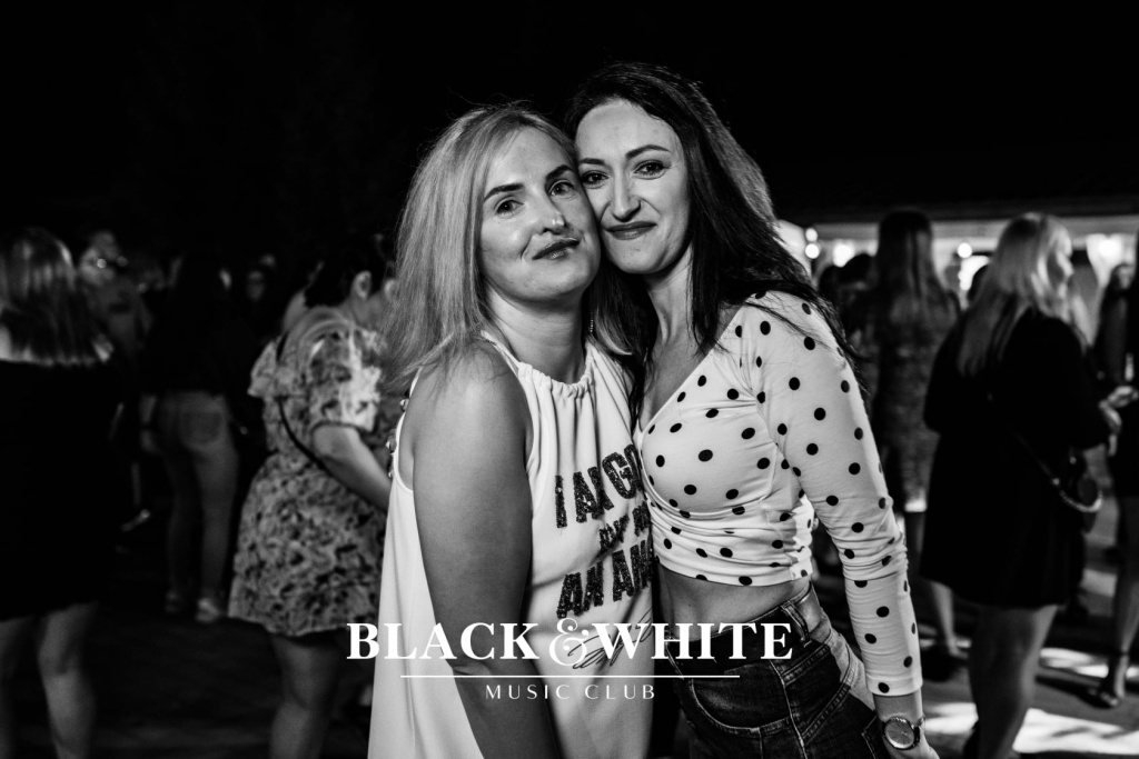 Szalone okularnice w Clubie Black&White [07.08.2021] - zdjęcie #36 - eOstroleka.pl