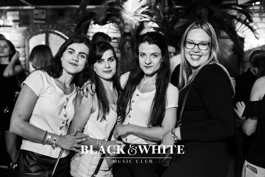 Szalone okularnice w Clubie Black&White [07.08.2021] - zdjęcie #46 - eOstroleka.pl