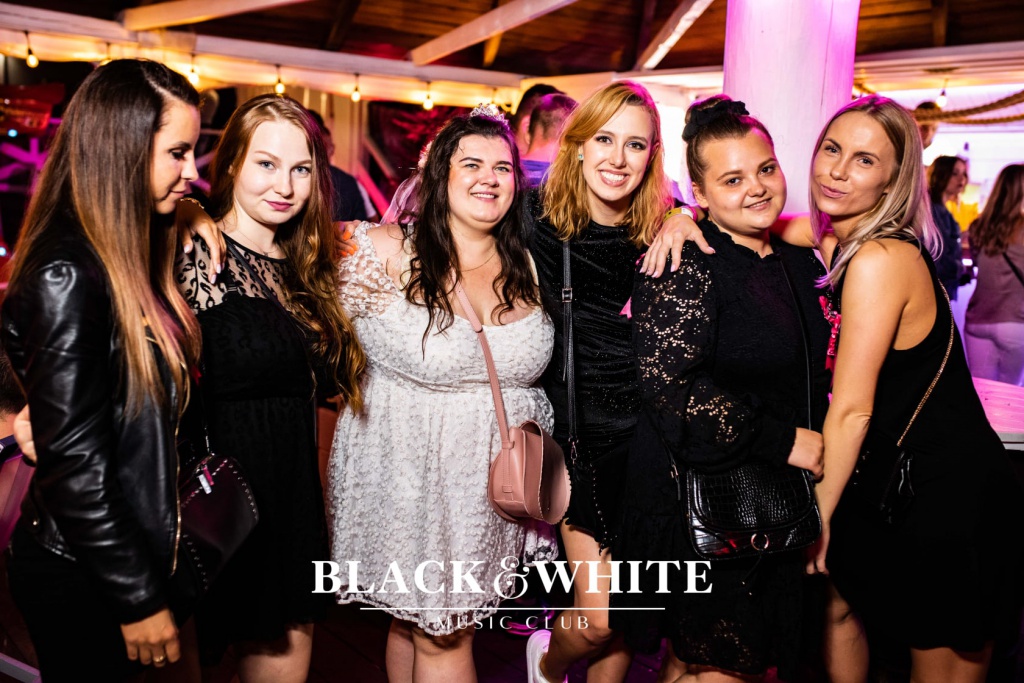 Szalone okularnice w Clubie Black&White [07.08.2021] - zdjęcie #19 - eOstroleka.pl