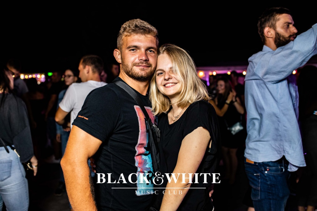 Szalone okularnice w Clubie Black&White [07.08.2021] - zdjęcie #66 - eOstroleka.pl