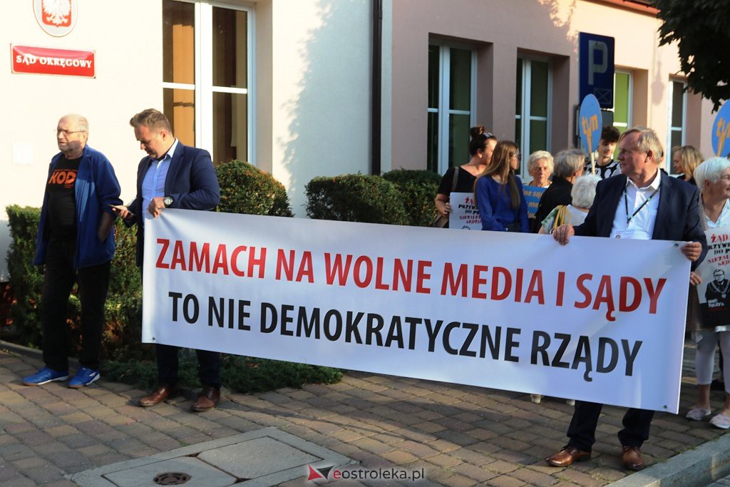 Protest  Wolne Sądy, Wolne Media, Wolne Szkoły, Wolni Ludzie [18.08.2021] - zdjęcie #7 - eOstroleka.pl
