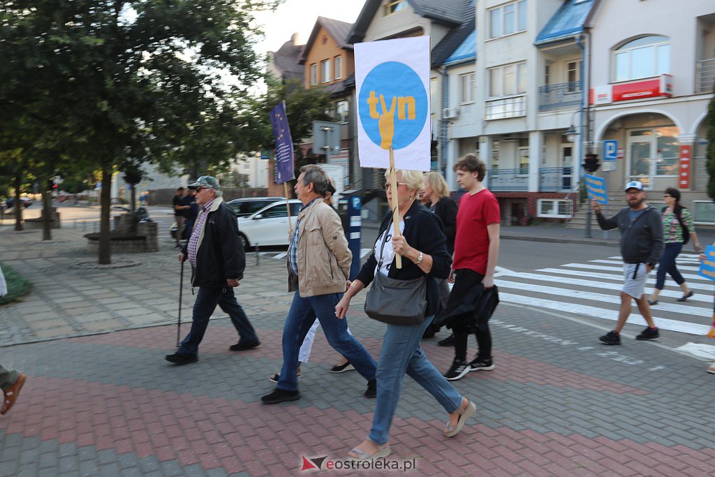 Protest  Wolne Sądy, Wolne Media, Wolne Szkoły, Wolni Ludzie [18.08.2021] - zdjęcie #36 - eOstroleka.pl