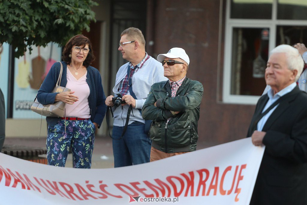 Protest  Wolne Sądy, Wolne Media, Wolne Szkoły, Wolni Ludzie [18.08.2021] - zdjęcie #19 - eOstroleka.pl