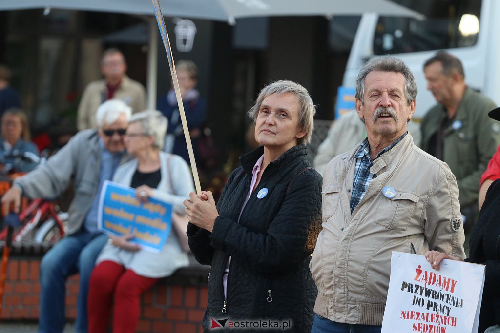 Protest  Wolne Sądy, Wolne Media, Wolne Szkoły, Wolni Ludzie [18.08.2021] - zdjęcie #17 - eOstroleka.pl