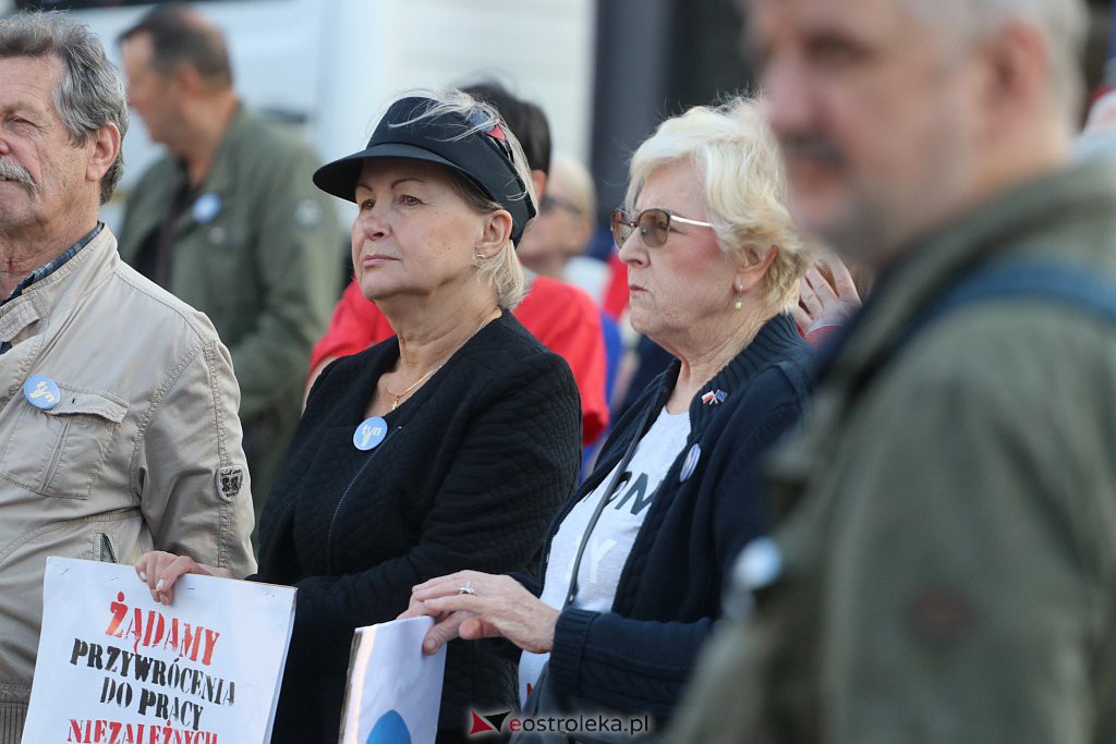 Protest  Wolne Sądy, Wolne Media, Wolne Szkoły, Wolni Ludzie [18.08.2021] - zdjęcie #16 - eOstroleka.pl
