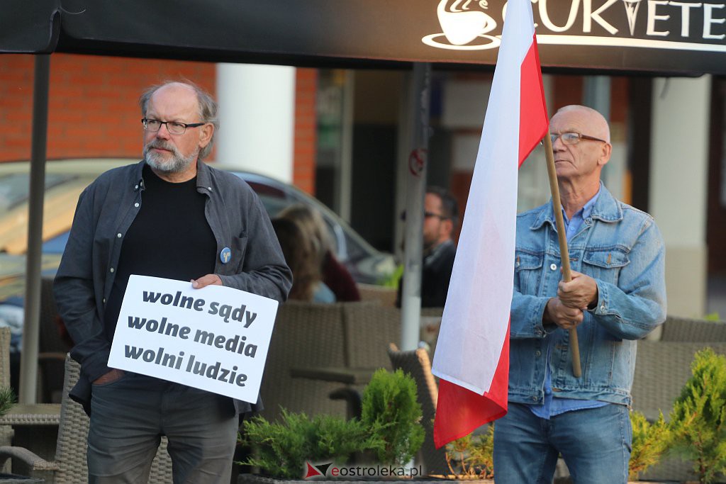 Protest  Wolne Sądy, Wolne Media, Wolne Szkoły, Wolni Ludzie [18.08.2021] - zdjęcie #12 - eOstroleka.pl