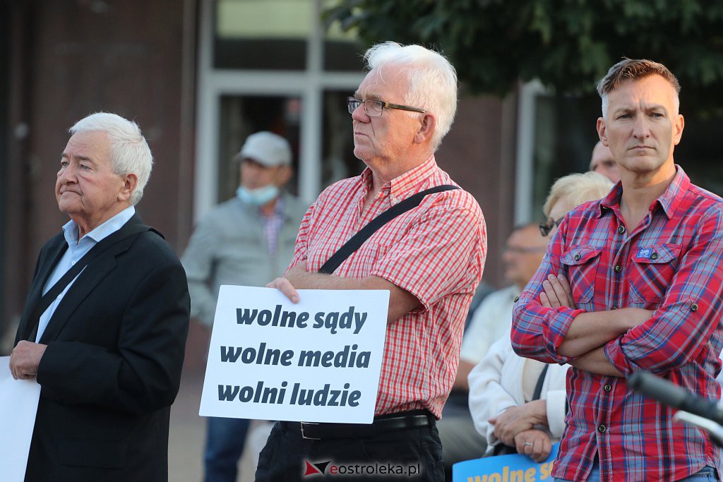 Protest  Wolne Sądy, Wolne Media, Wolne Szkoły, Wolni Ludzie [18.08.2021] - zdjęcie #10 - eOstroleka.pl