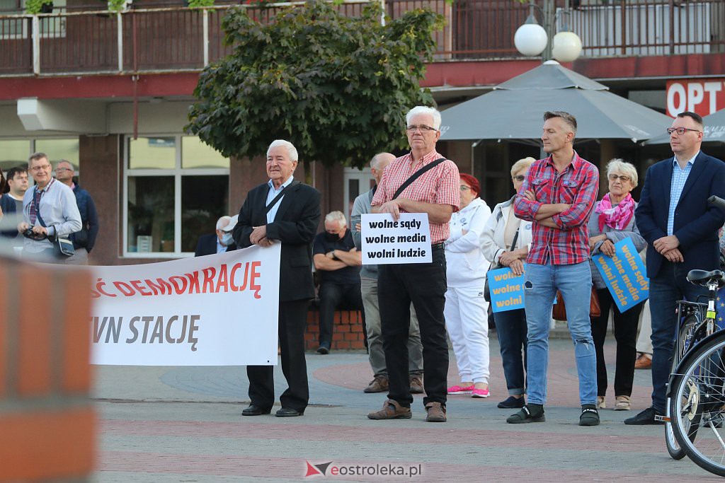 Protest  Wolne Sądy, Wolne Media, Wolne Szkoły, Wolni Ludzie [18.08.2021] - zdjęcie #3 - eOstroleka.pl