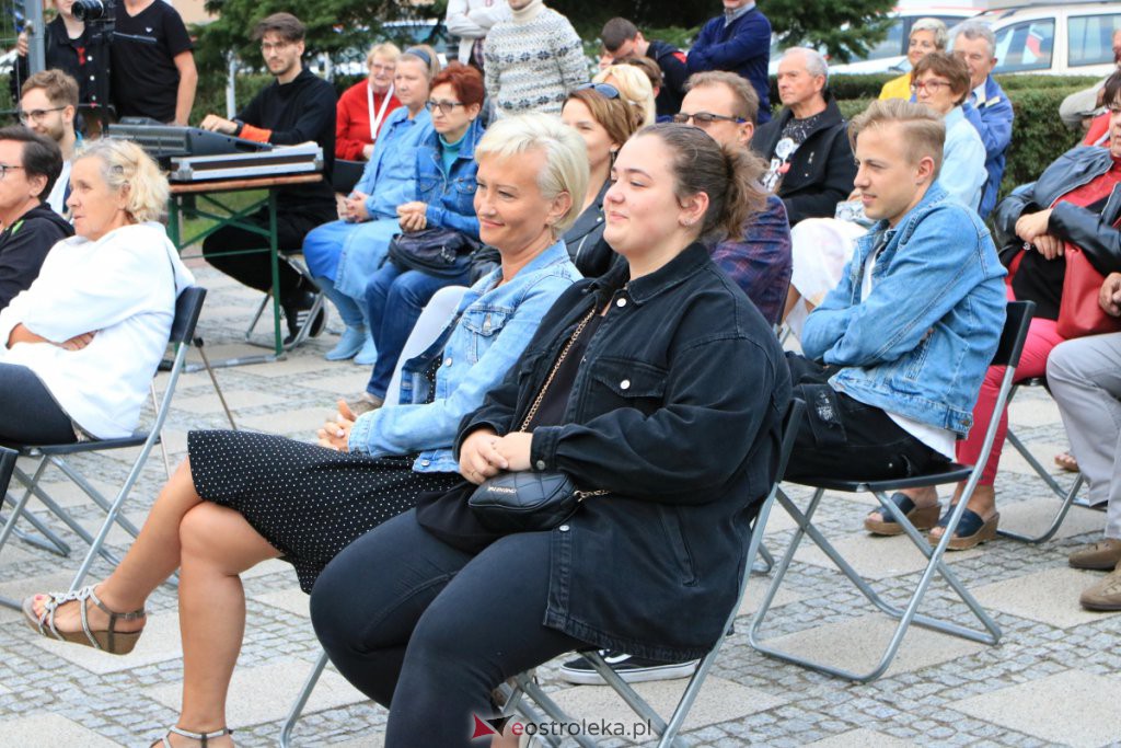 ArtCzwartek: Katarzyna Nurczyk i Pestka [19.08.2021] - zdjęcie #2 - eOstroleka.pl