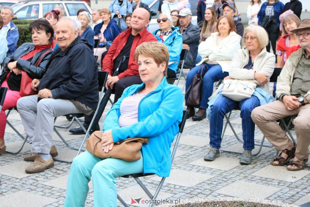 ArtCzwartek: Katarzyna Nurczyk i Pestka [19.08.2021] - zdjęcie #4 - eOstroleka.pl