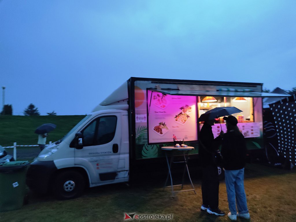Festiwal Mocne Brzmienia i food trucki na plaży miejskiej [20.08.2021] - zdjęcie #35 - eOstroleka.pl