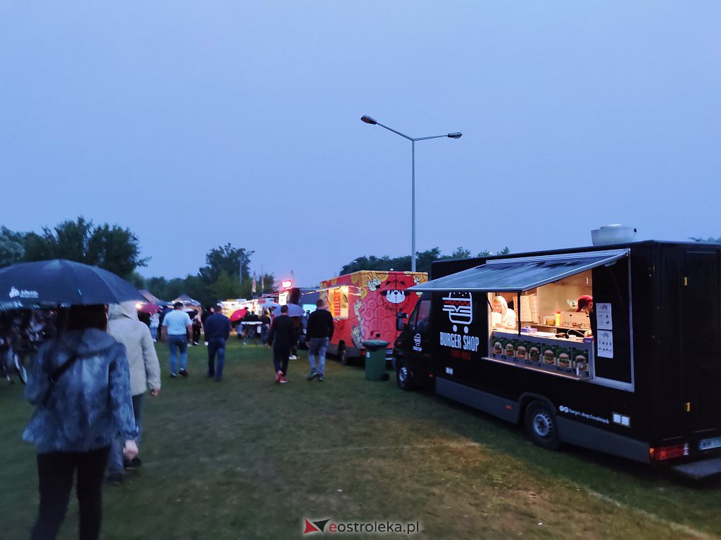 Festiwal Mocne Brzmienia i food trucki na plaży miejskiej [20.08.2021] - zdjęcie #37 - eOstroleka.pl