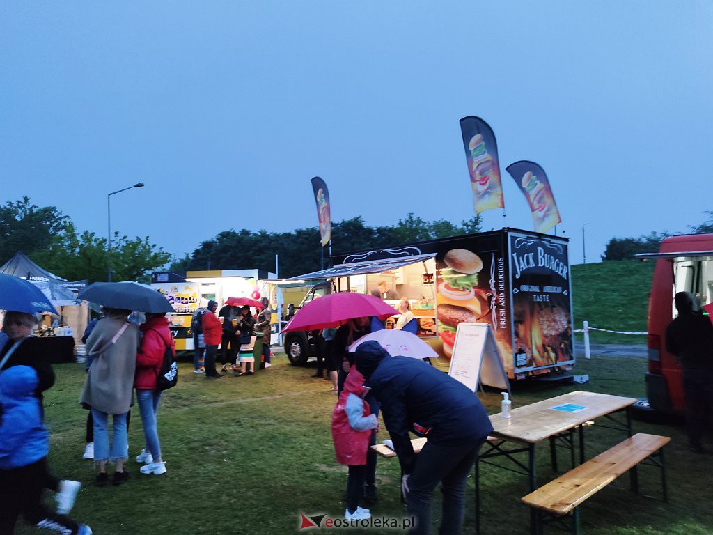 Festiwal Mocne Brzmienia i food trucki na plaży miejskiej [20.08.2021] - zdjęcie #43 - eOstroleka.pl
