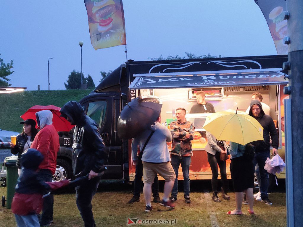 Festiwal Mocne Brzmienia i food trucki na plaży miejskiej [20.08.2021] - zdjęcie #29 - eOstroleka.pl