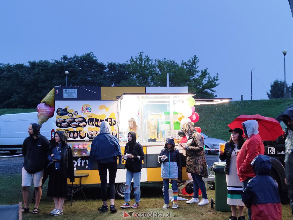 Festiwal Mocne Brzmienia i food trucki na plaży miejskiej [20.08.2021] - zdjęcie #28 - eOstroleka.pl