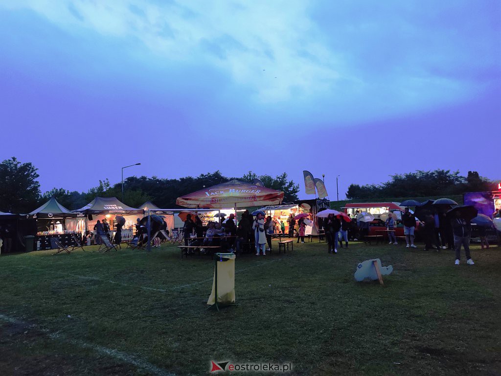 Festiwal Mocne Brzmienia i food trucki na plaży miejskiej [20.08.2021] - zdjęcie #53 - eOstroleka.pl