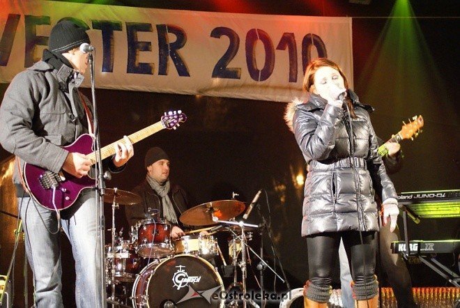 Sylwester miejski 2010/2011 (31.12.2010) - zdjęcie #10 - eOstroleka.pl