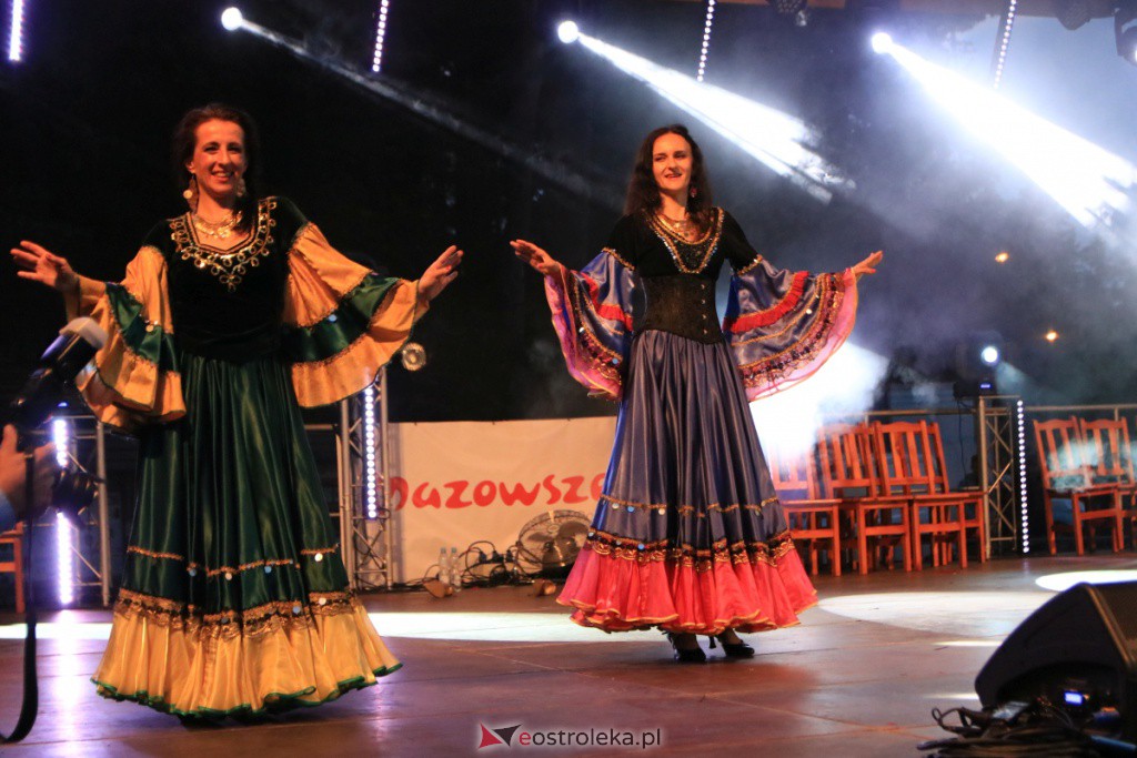 Patrycja Runo i tancerki na Dożynkach w Lelisie [22.08.2021] - zdjęcie #3 - eOstroleka.pl