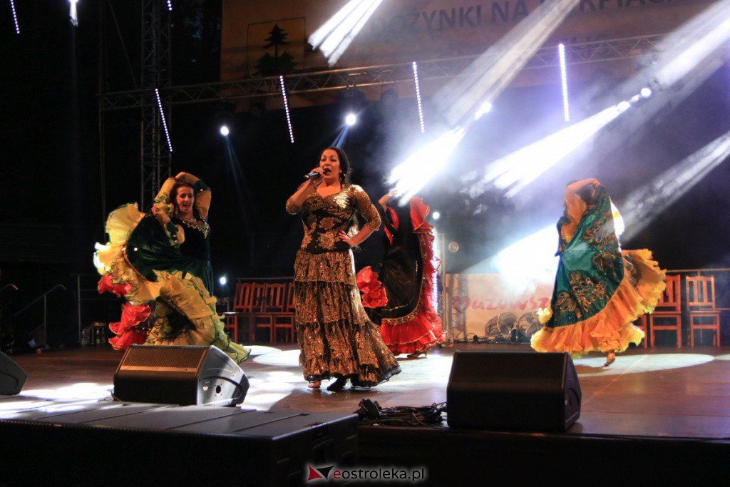 Patrycja Runo i tancerki na Dożynkach w Lelisie [22.08.2021] - zdjęcie #16 - eOstroleka.pl