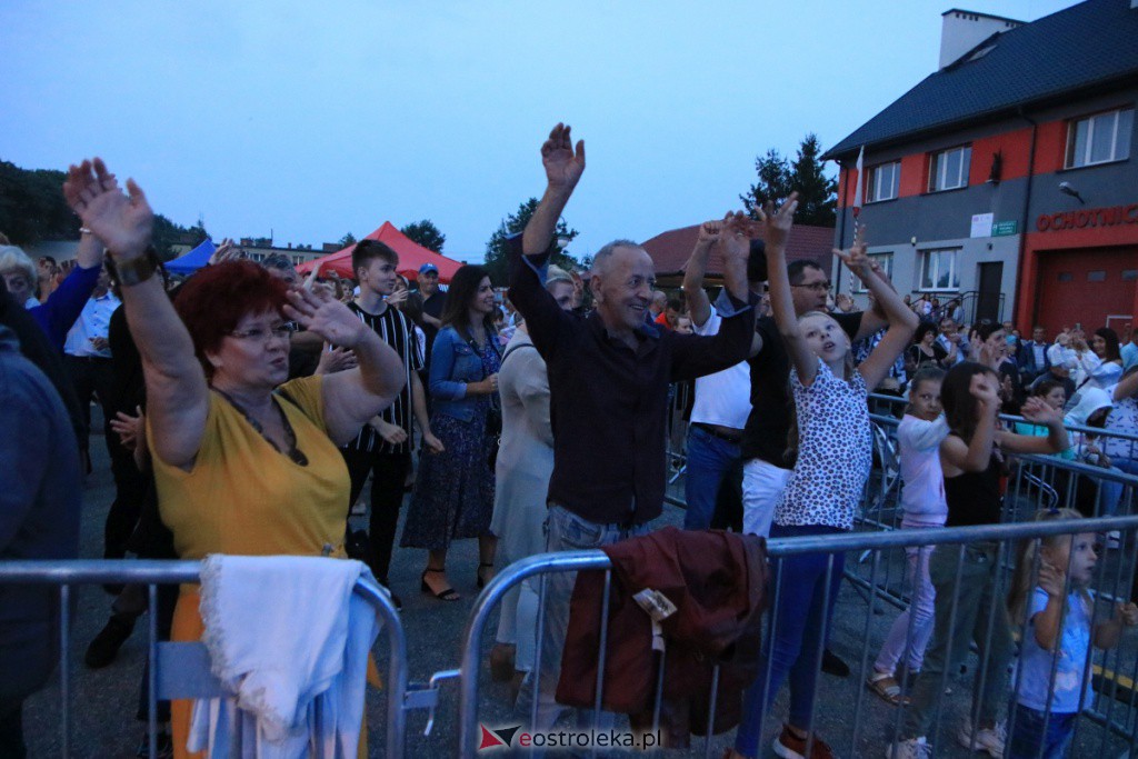 Patrycja Runo i tancerki na Dożynkach w Lelisie [22.08.2021] - zdjęcie #41 - eOstroleka.pl