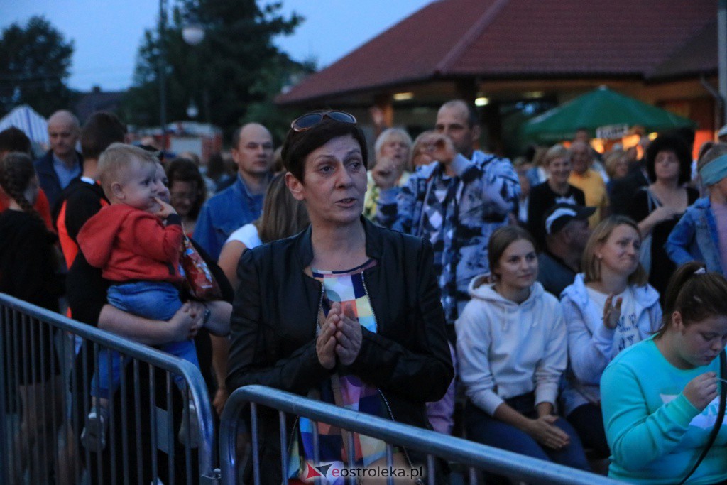 Patrycja Runo i tancerki na Dożynkach w Lelisie [22.08.2021] - zdjęcie #70 - eOstroleka.pl