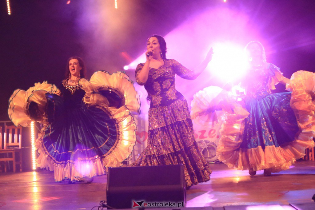 Patrycja Runo i tancerki na Dożynkach w Lelisie [22.08.2021] - zdjęcie #38 - eOstroleka.pl