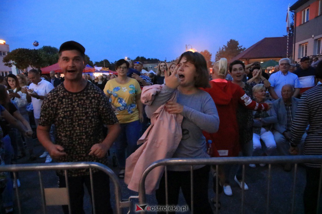 Patrycja Runo i tancerki na Dożynkach w Lelisie [22.08.2021] - zdjęcie #36 - eOstroleka.pl