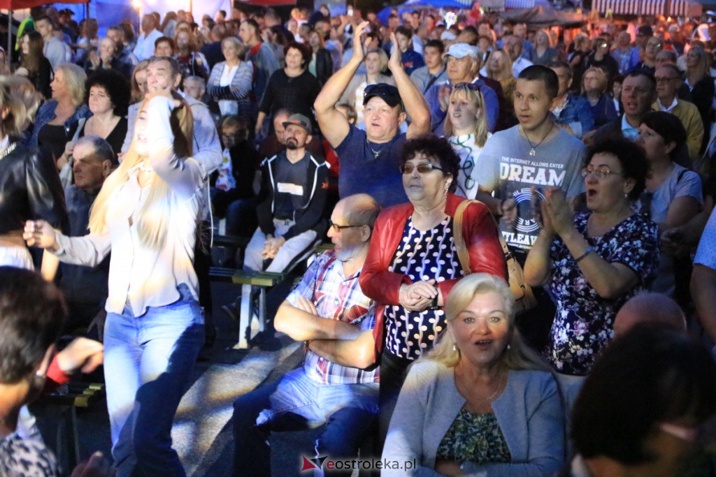 Patrycja Runo i tancerki na Dożynkach w Lelisie [22.08.2021] - zdjęcie #27 - eOstroleka.pl