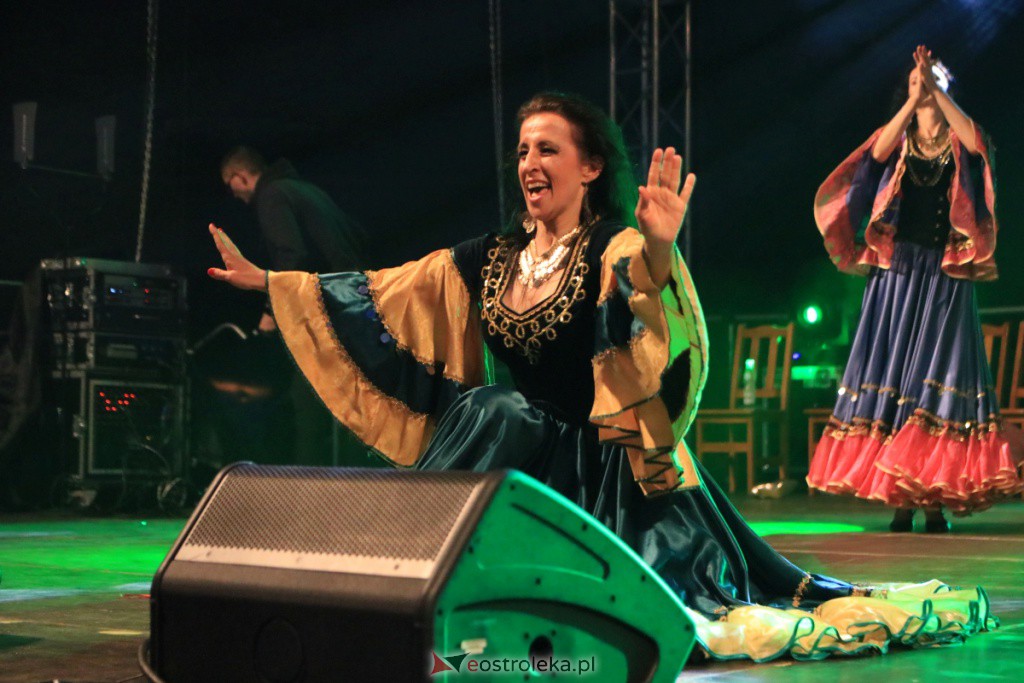 Patrycja Runo i tancerki na Dożynkach w Lelisie [22.08.2021] - zdjęcie #11 - eOstroleka.pl