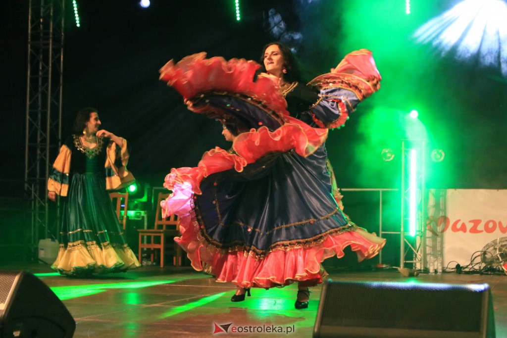 Patrycja Runo i tancerki na Dożynkach w Lelisie [22.08.2021] - zdjęcie #10 - eOstroleka.pl