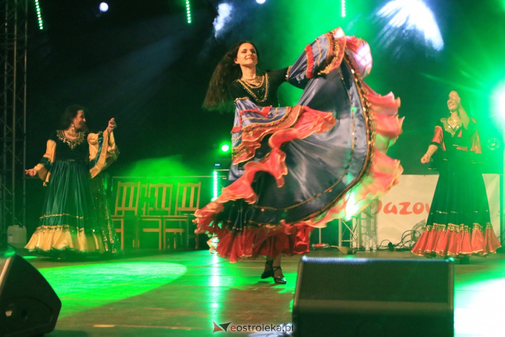 Patrycja Runo i tancerki na Dożynkach w Lelisie [22.08.2021] - zdjęcie #9 - eOstroleka.pl