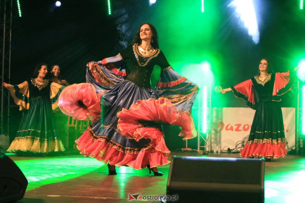 Patrycja Runo i tancerki na Dożynkach w Lelisie [22.08.2021] - zdjęcie #7 - eOstroleka.pl