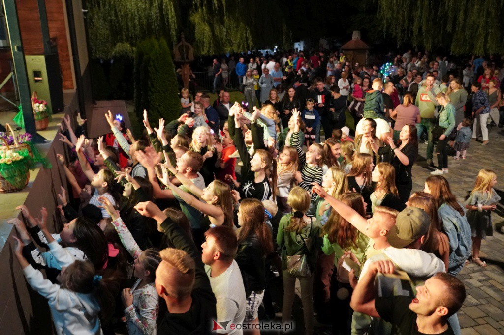 Gala Disco Polo w Troszynie. Casandra i 4Ever [22.08.2021] - zdjęcie #44 - eOstroleka.pl