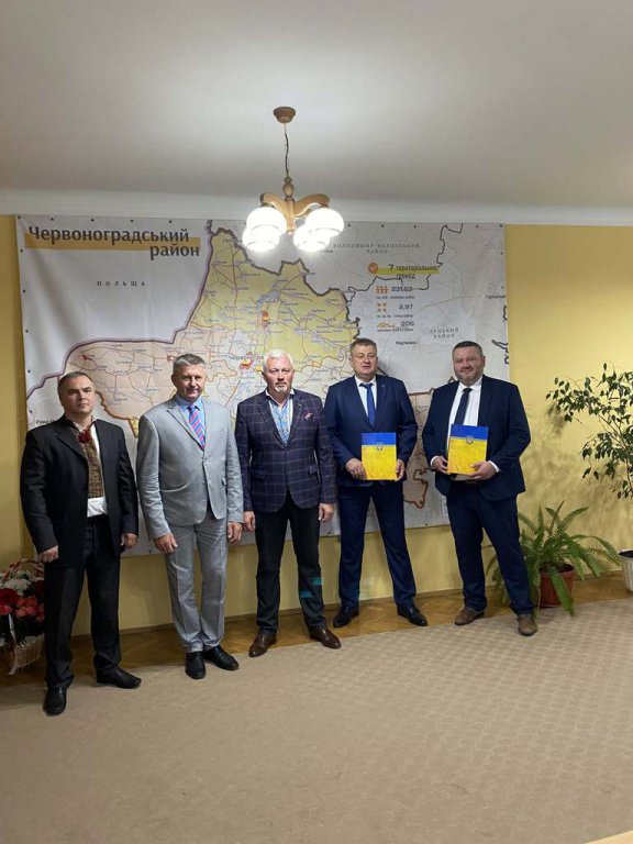 Delegacja samorządowców z Ostrołęki i powiatu na święcie niepodległości Ukrainy [25.08.2021] - zdjęcie #3 - eOstroleka.pl
