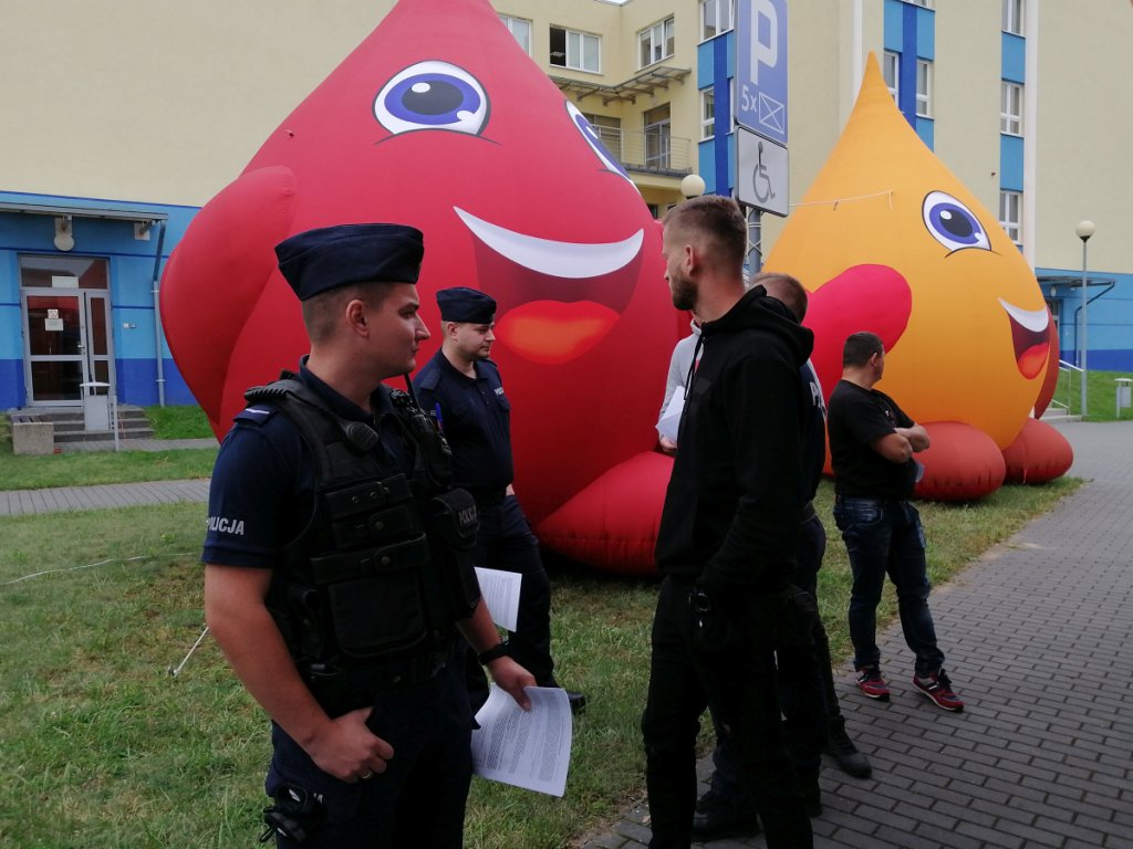„Siła w jedności” - akcja krwiodawcza z ostrołęcką policją [27.08.2021] - zdjęcie #16 - eOstroleka.pl