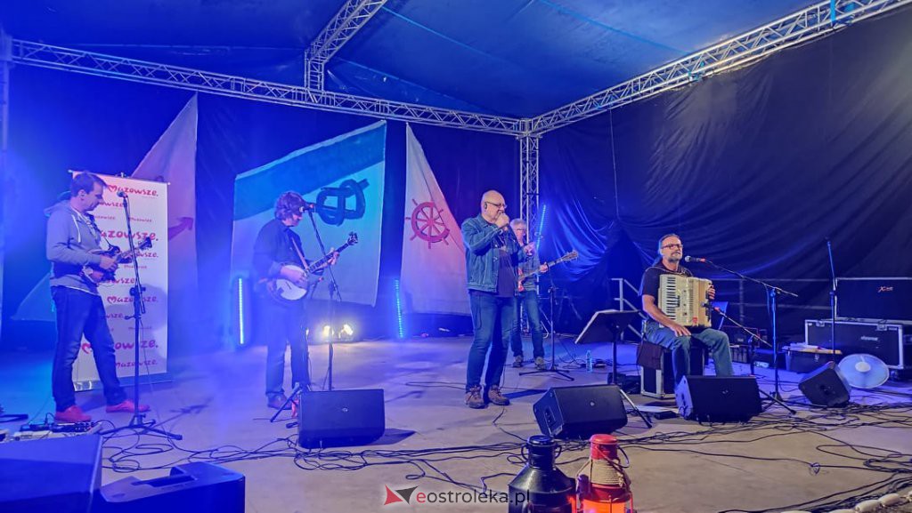 Na plaży miejskiej zabrzmiały szanty [27.08.2021] - zdjęcie #20 - eOstroleka.pl