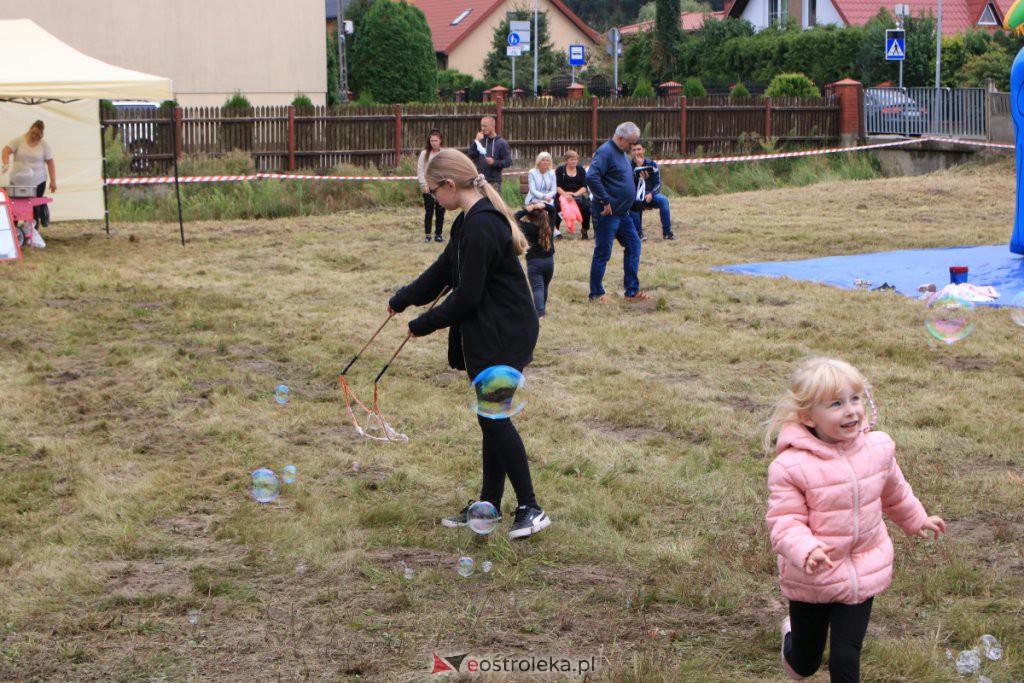 Piknik rodzinny na Osiedlu Łazek [28.08.2021] - zdjęcie #3 - eOstroleka.pl
