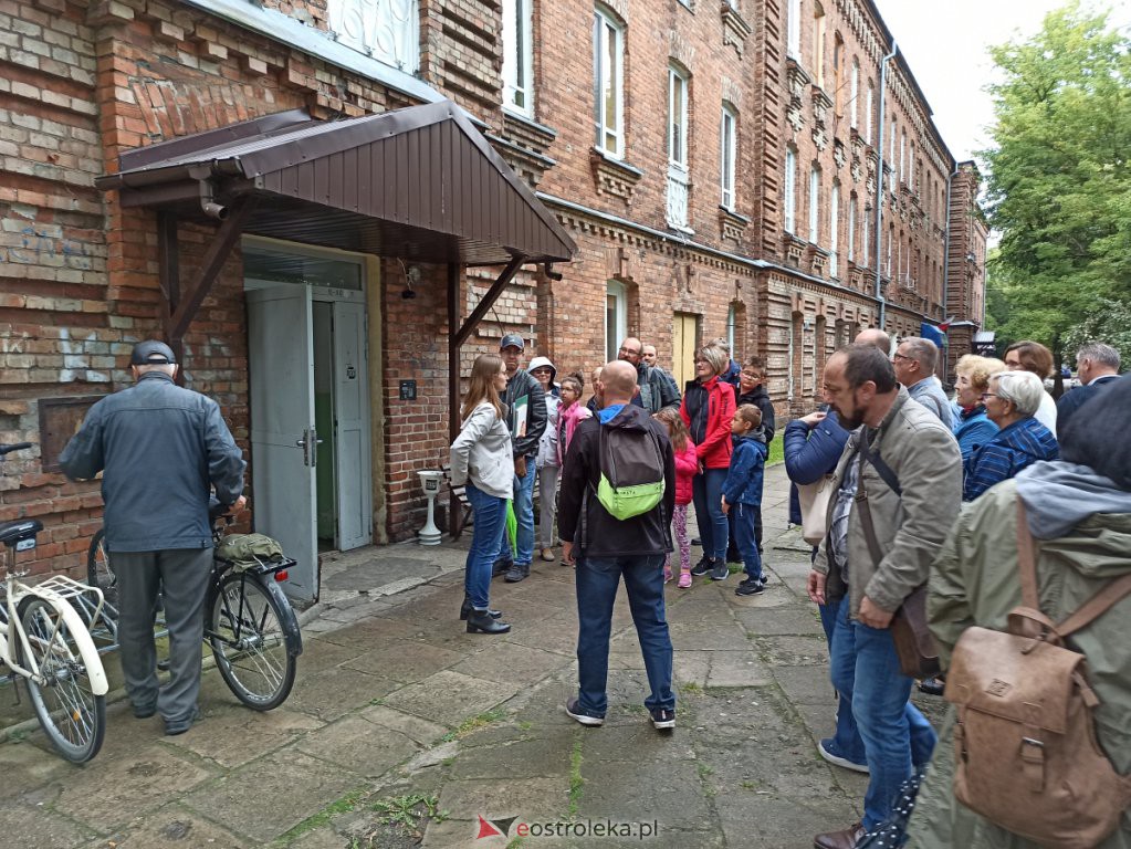 Spacer ułańskim szlakiem po osiedlu Wojciechowice [28.08.2021] - zdjęcie #12 - eOstroleka.pl