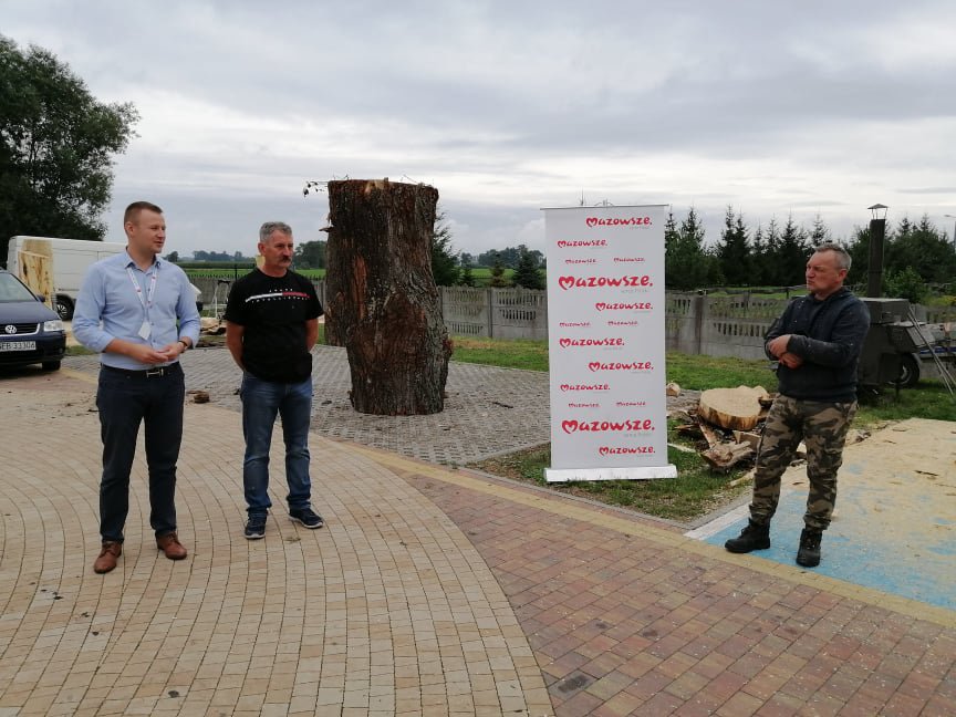 W Ławach wystartował II Plener Rzeźbiarski [30.08.2021] - zdjęcie #10 - eOstroleka.pl