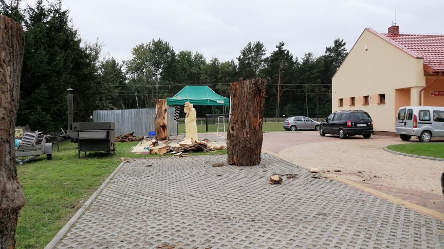 W Ławach wystartował II Plener Rzeźbiarski [30.08.2021] - zdjęcie #24 - eOstroleka.pl