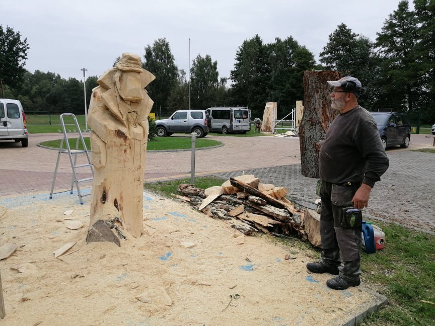 W Ławach wystartował II Plener Rzeźbiarski [30.08.2021] - zdjęcie #31 - eOstroleka.pl