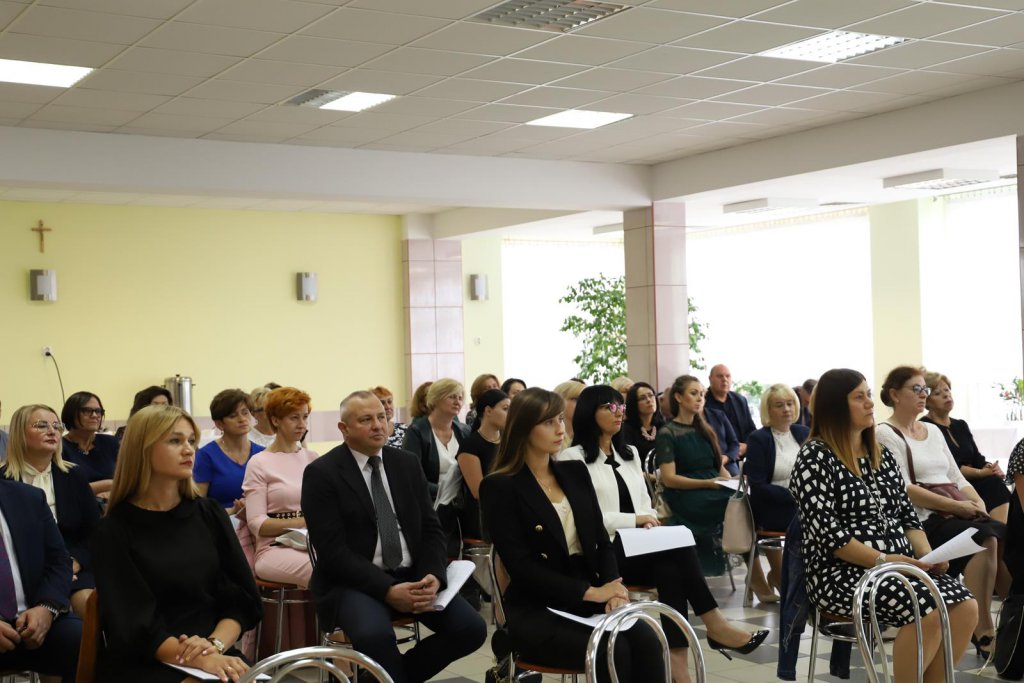 Nauczyciele mianowani i nowi dyrektorzy odebrali oficjalne akty awansów zawodowych [31.08.2021] - zdjęcie #27 - eOstroleka.pl